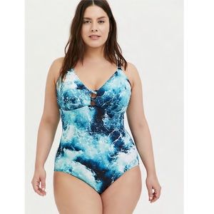 Torrid one piece swimsuit 🩱💕